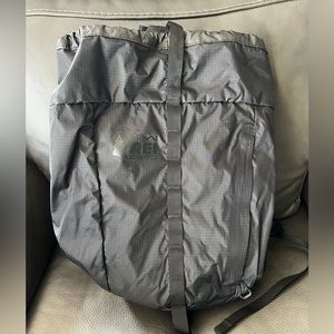 REI Co-op Flash 18 Pack Black